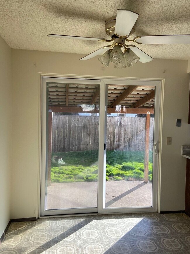 Building Photo - S Street Duplex