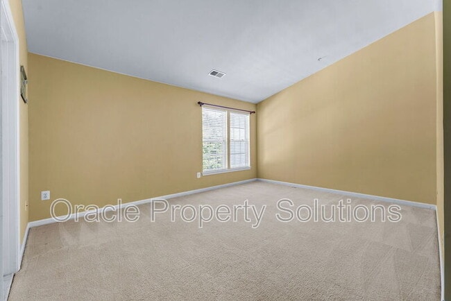 Building Photo - 7550 Maidenhead Dr