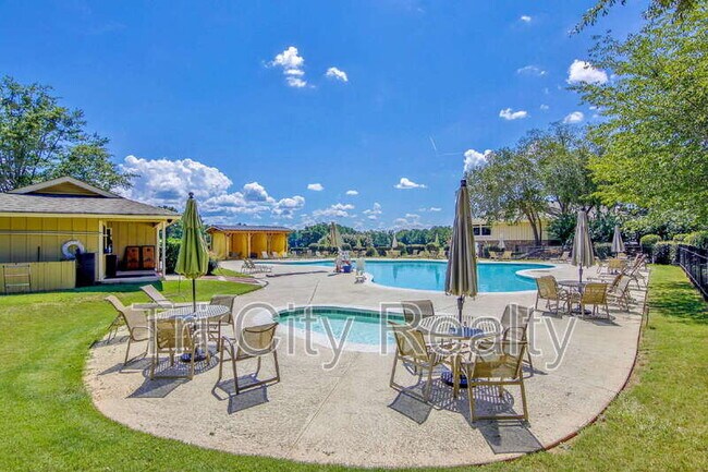 Building Photo - 404 Topaz Trail