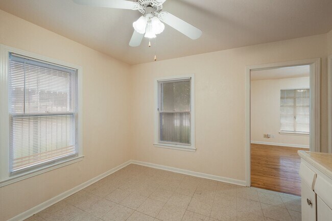 Building Photo - Rare Olmos Park Rental
