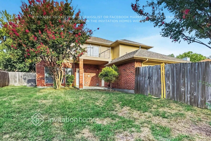 Building Photo - 2110 Loretta Ln
