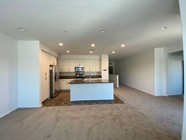 Building Photo - Like New 2 Bed 2 Bath Condo in Temecula