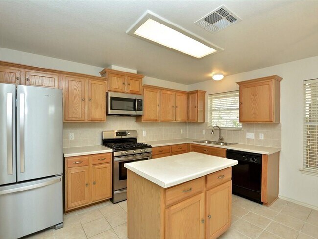 Building Photo - 13428 Tamayo Dr