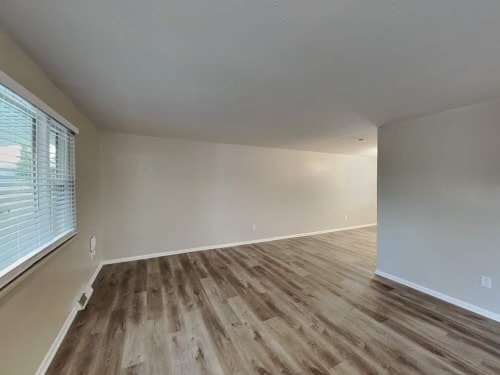 Building Photo - 7133 W Hinsdale Dr