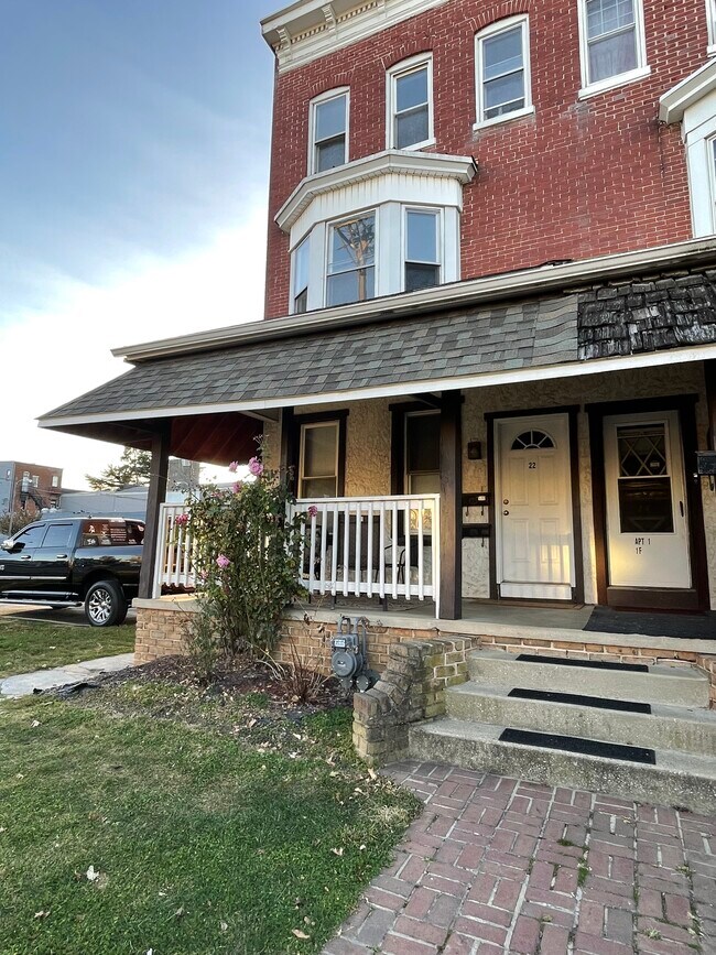 Primary Photo - 22 N Highland Ave