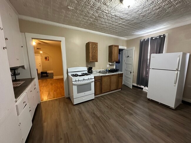 Building Photo - Grumbach Ave