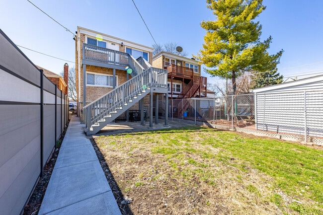 Building Photo - 4914 W 32nd Pl