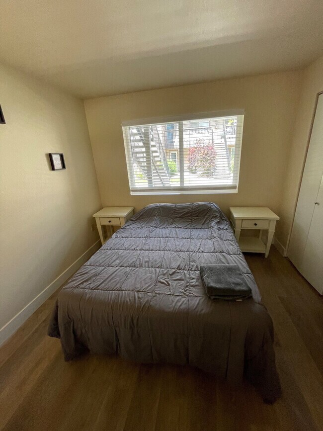 Building Photo - 604 N Columbia Center Blvd