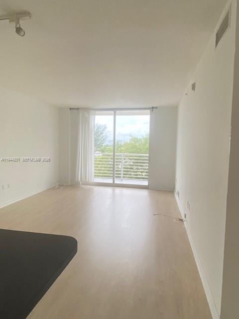 Building Photo - 2775 NE 187th St