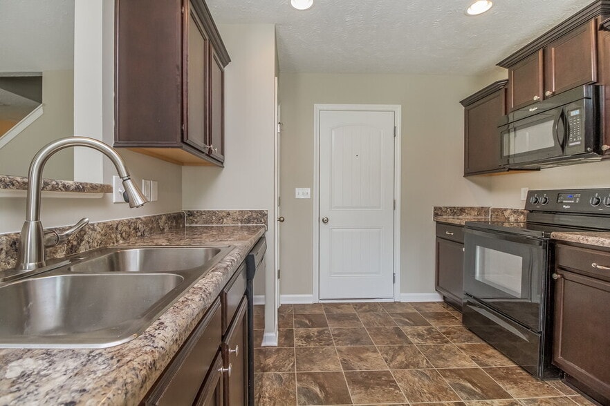 Building Photo - 2133 Longhunter Chase Dr