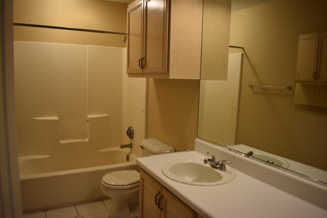 Building Photo - 710 Legacy Ct