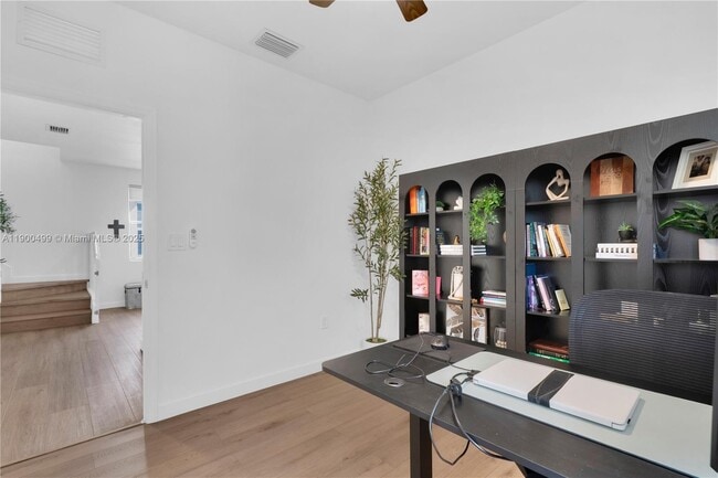 Building Photo - 2444 SE 24th Ave