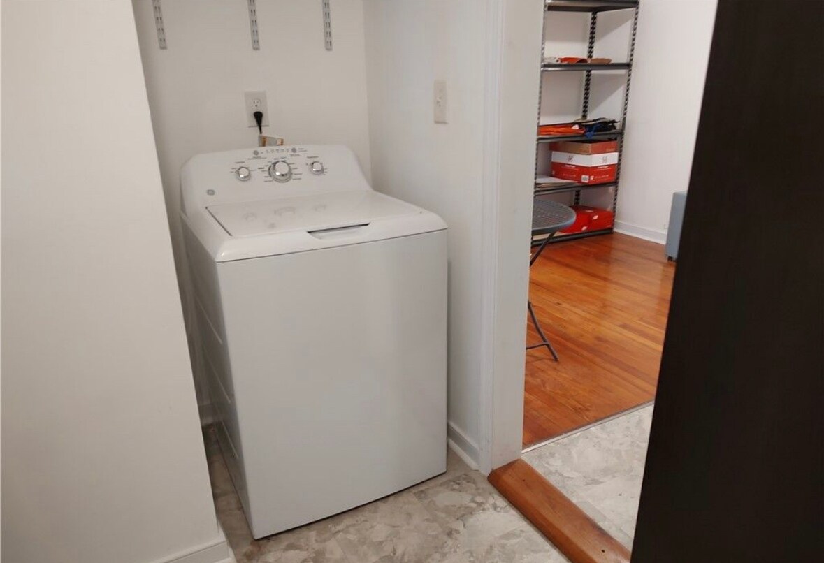 Building Photo - 1107 W Cawson St