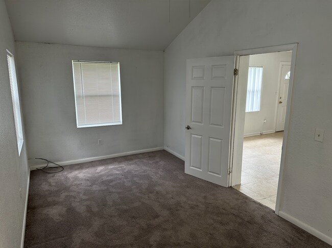 Building Photo - Winter Park Corner Lot