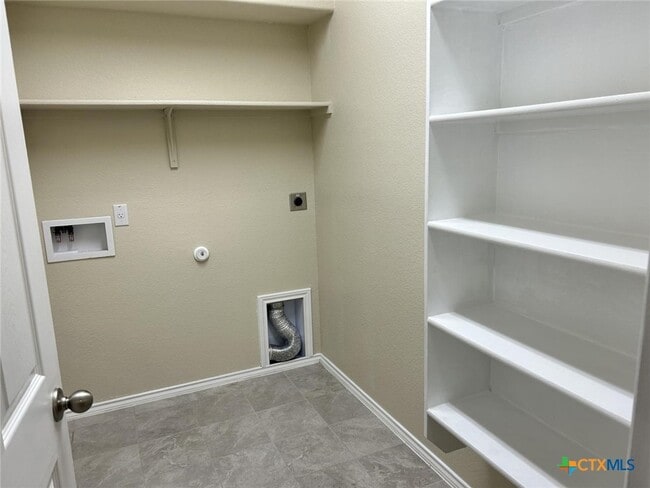 Building Photo - 6400 Treiber Dr