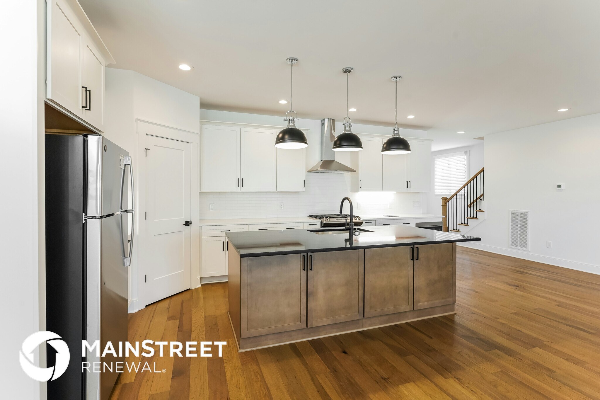 Building Photo - 606 26th Ave N