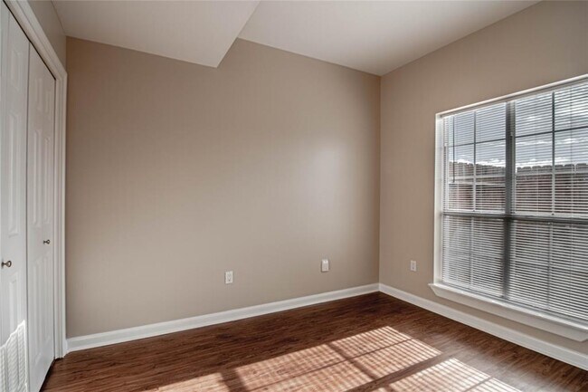 Building Photo - 1616 Avenue N