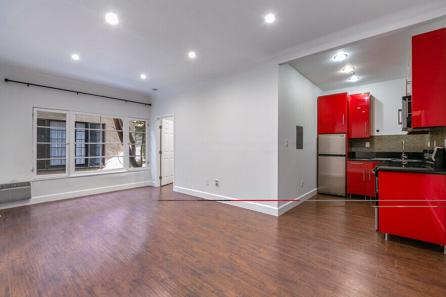 Building Photo - 7223-7229 Willoughby