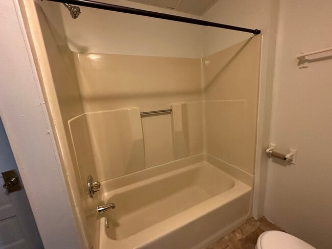 Building Photo - 937 S Jackson St