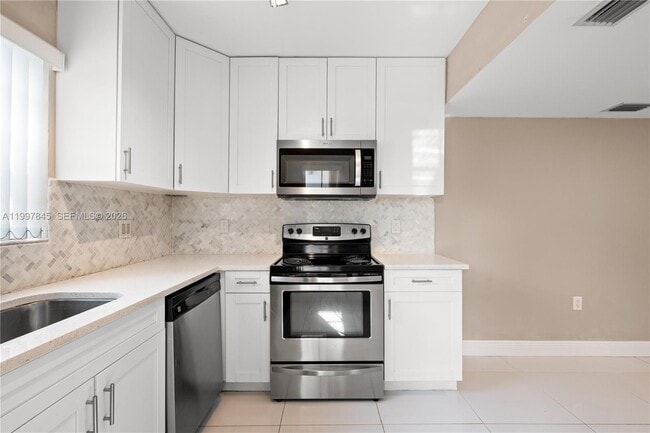 Building Photo - 6211 SW 138th Ct