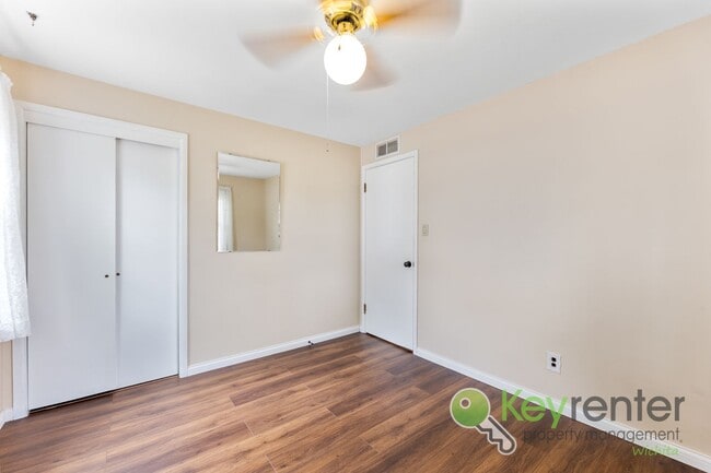 Building Photo - Applicances included! 2 Bedroom 2 Bathroom...