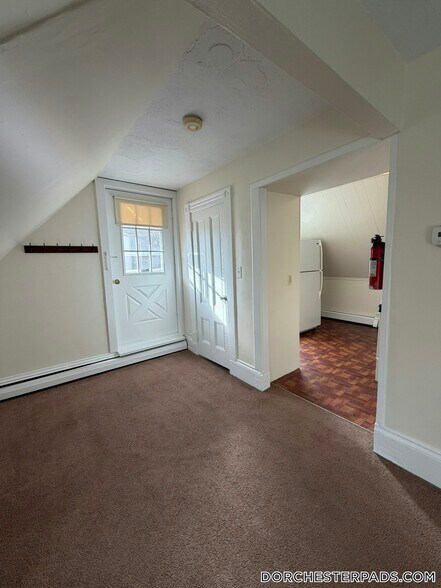 Building Photo - 393 Adams St