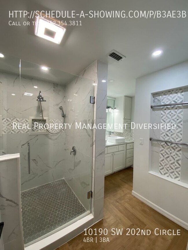 Building Photo - Rainbow Springs  Woodlands - 4/3/2 - Plus ...