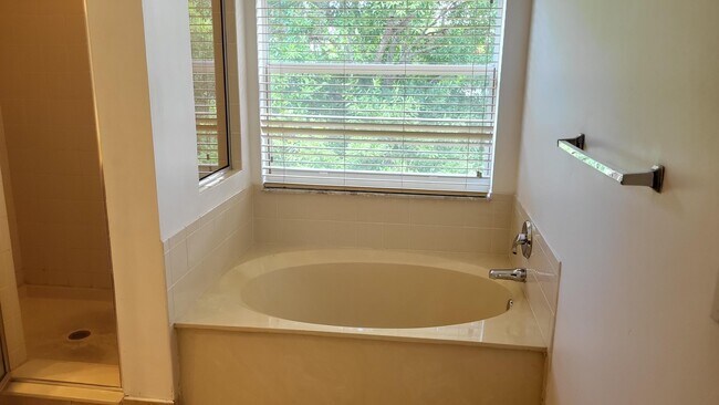Building Photo - 4088 Lake Tahoe Cir