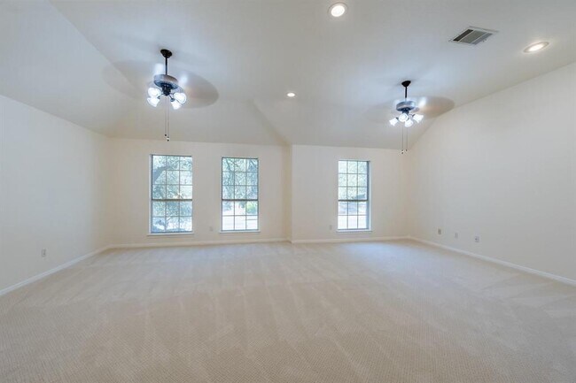 Building Photo - 7724 Yaupon Dr