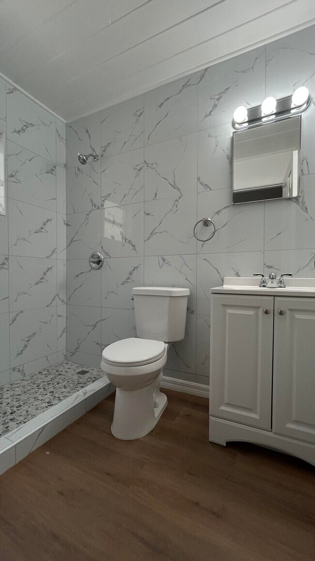 Building Photo - 1601 N 17th St