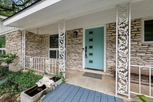 Building Photo - 1003 Minda Dr