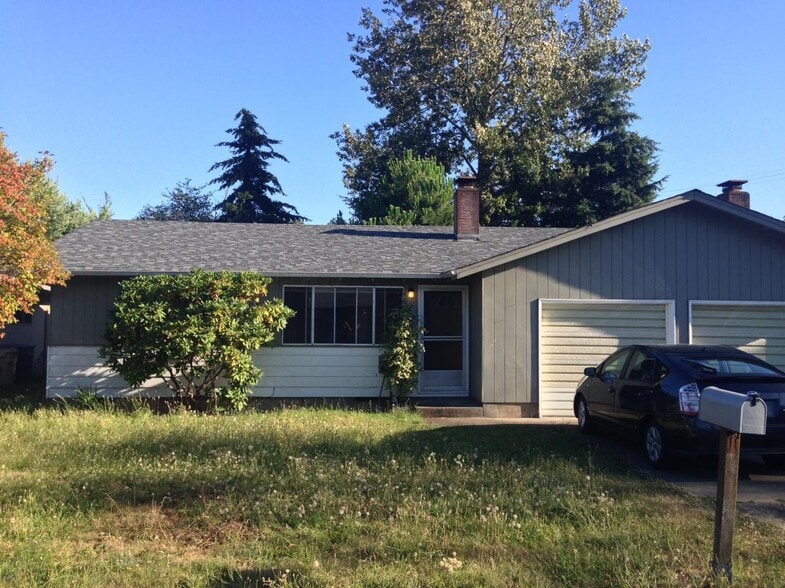 Primary Photo - 820 NE Woodcrest Ave