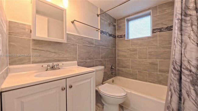 Building Photo - 1720 Funston St