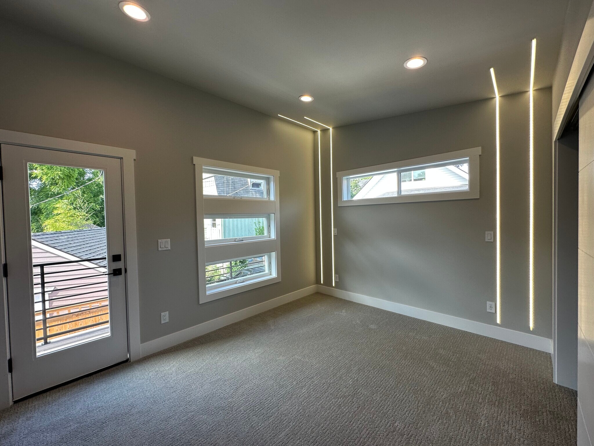 Building Photo - 5509 Brooklyn Ave NE