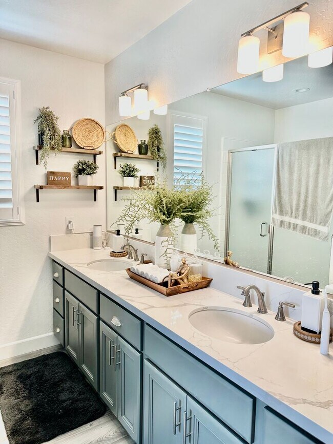 Building Photo - Gorgeous Riverstone 3/2