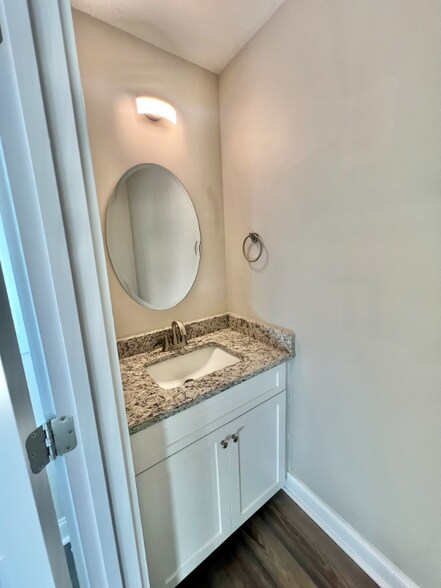 Building Photo - 2530 Snow Creek Rd NE