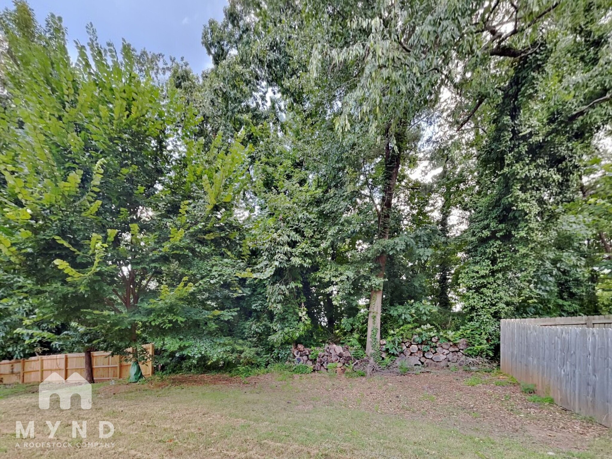 Building Photo - 1110 Wedgewood Dr NW