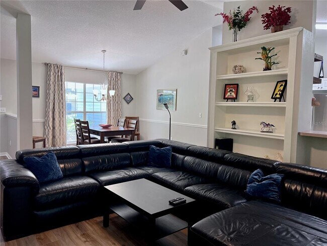 Building Photo - 6841 SW 80th Dr