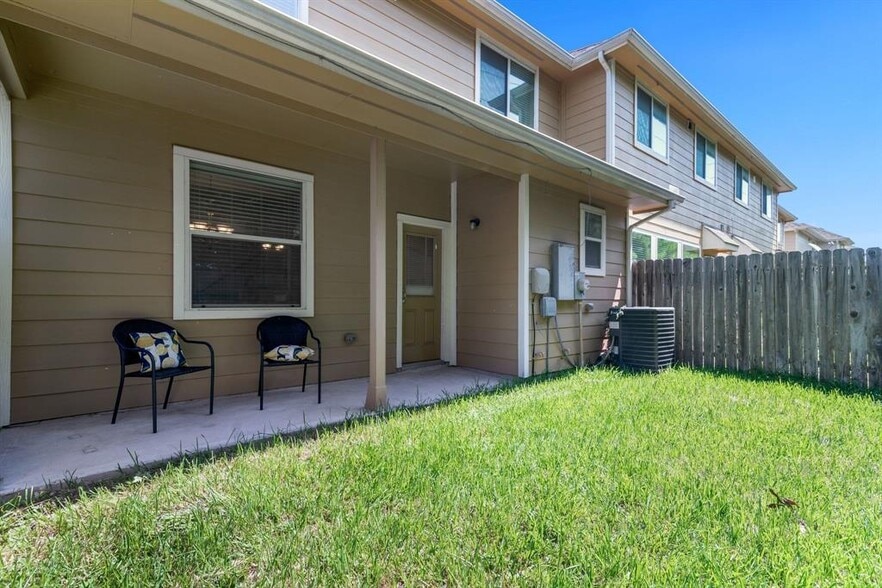 Private Fenced Backyard - 14651 Roaring Fork Ln