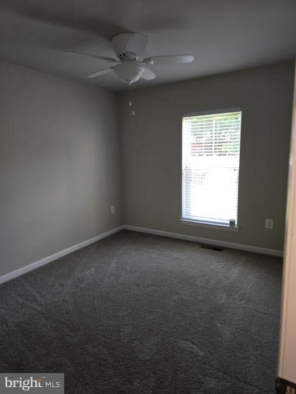 Building Photo - 429 Woodcrest Dr SE