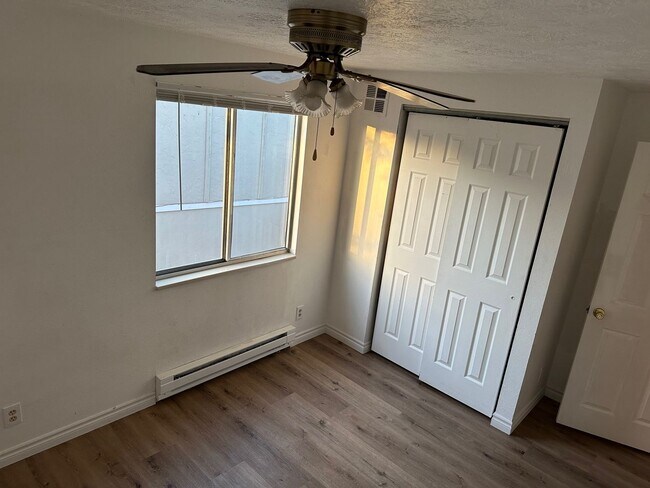 Building Photo - 3 Bedroom Home In St. George With Spacious Backyard