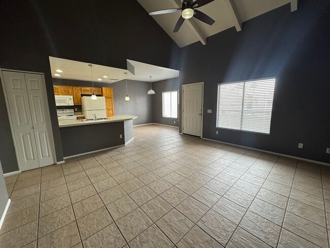 Building Photo - 11666 N 28th Dr