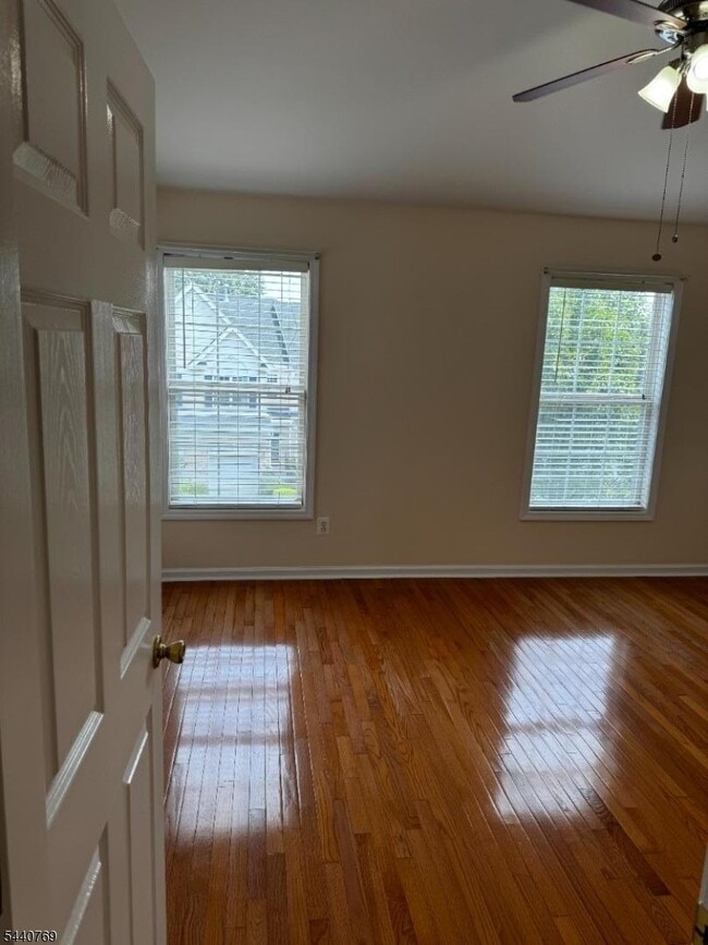 Building Photo - 533 Coventry Dr