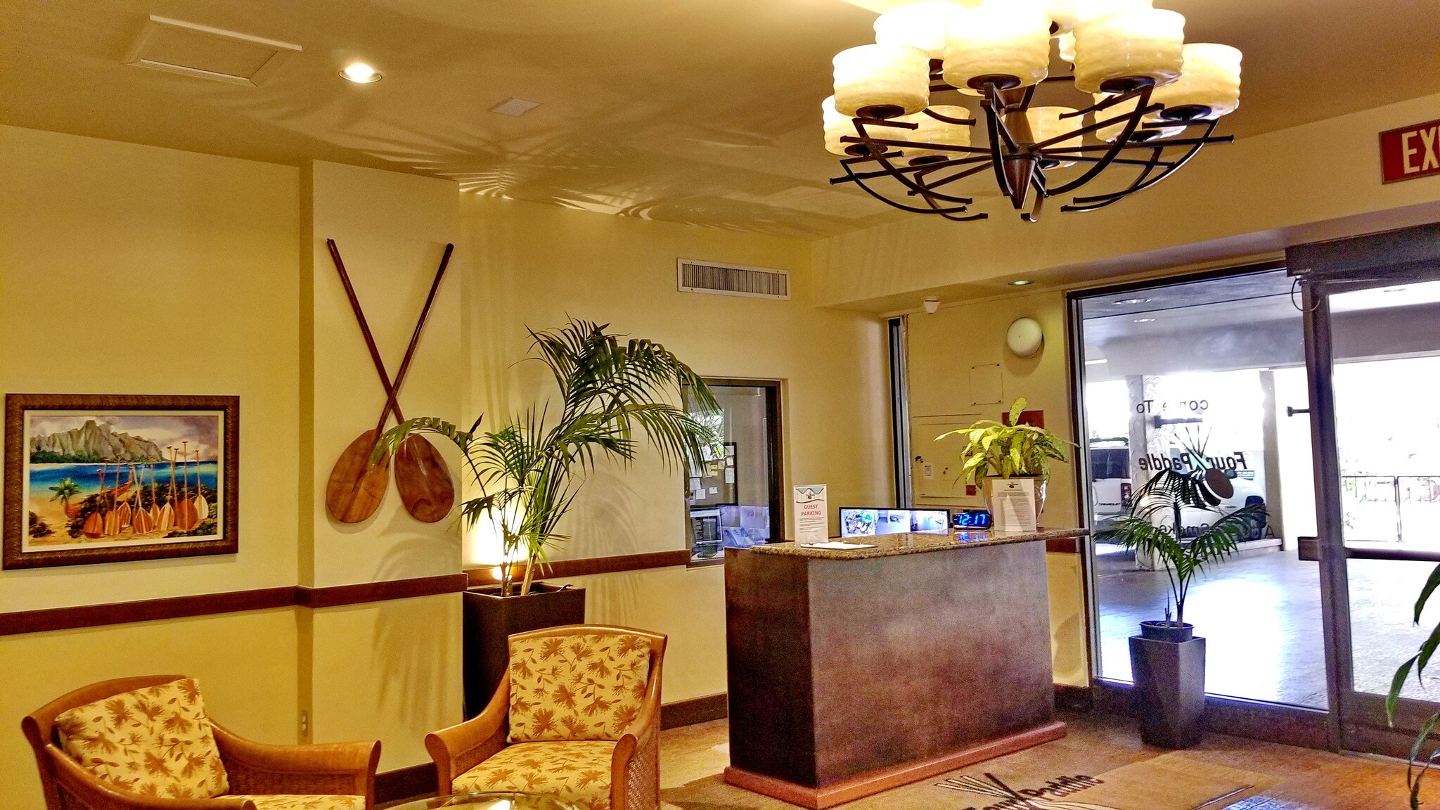 Security desk. - 2140 Kuhio Ave