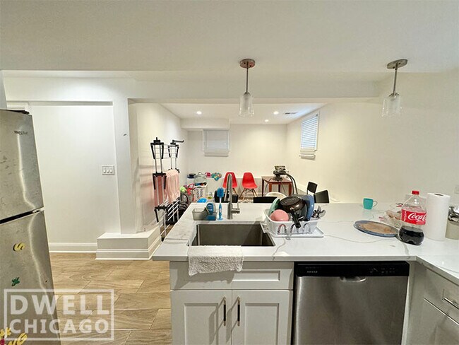 Building Photo - 5800 N Richmond St