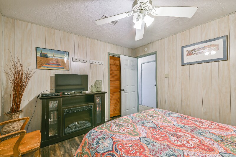 Building Photo - 4026 Kent Dr