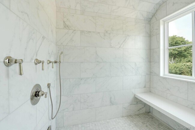 Building Photo - 571 Pauls Ln