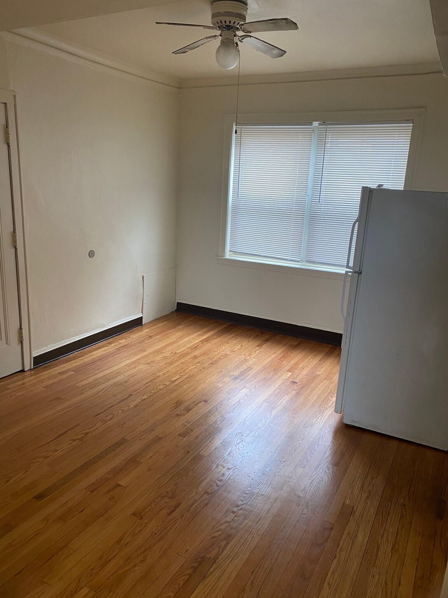 Building Photo - 503 E 79th St