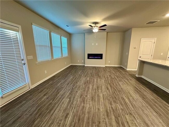 Building Photo - 380 Whitetail Cir