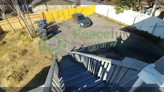 Building Photo - 217 D St E